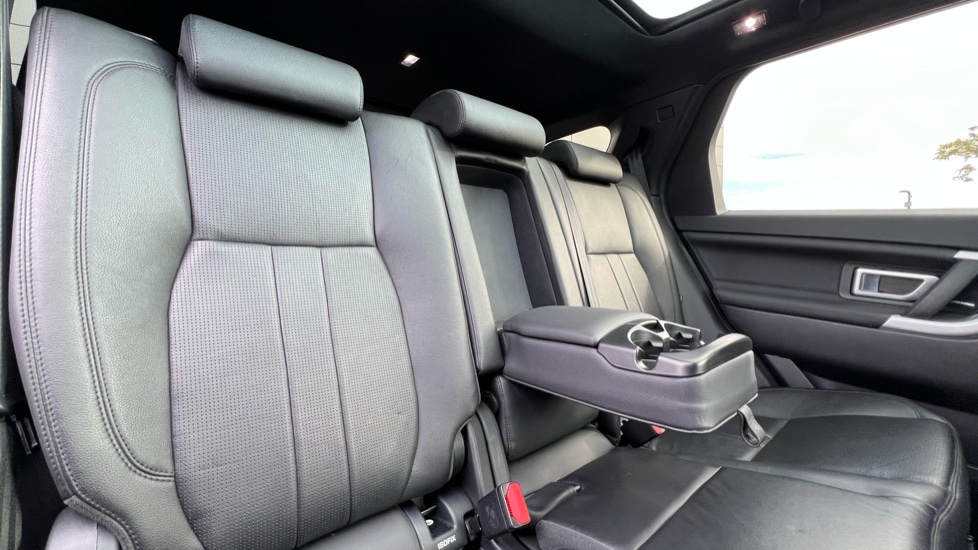 Land Rover Discovery Sport 2.0 TD4 180 HSE Black 5dr Auto Diesel Station Wagon - Image 33