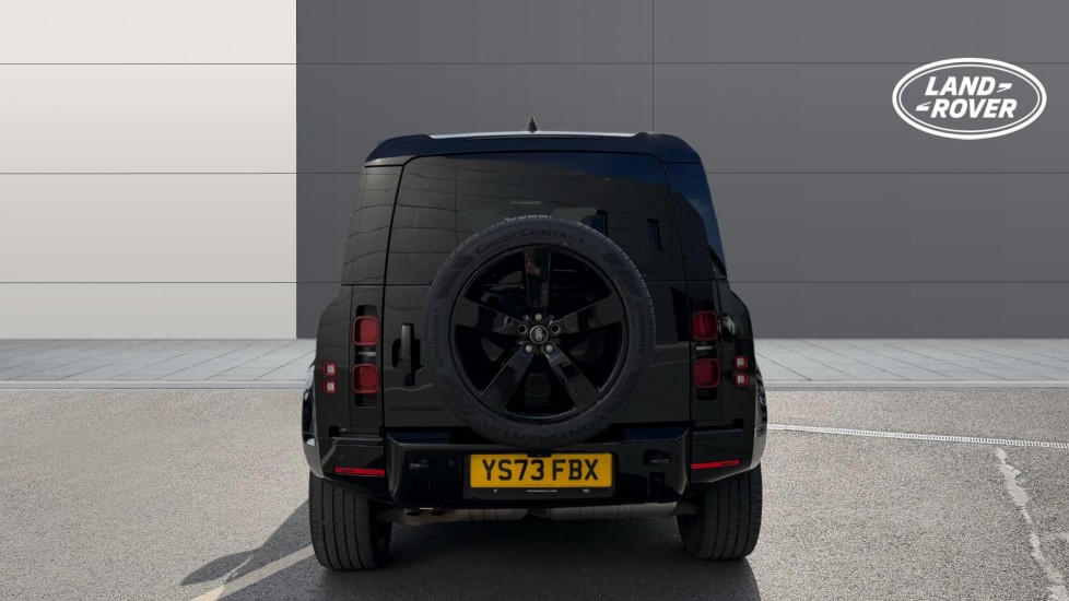 Land Rover Defender 3.0 D250 X-Dynamic SE 110 5dr Auto Diesel Estate - Image 6