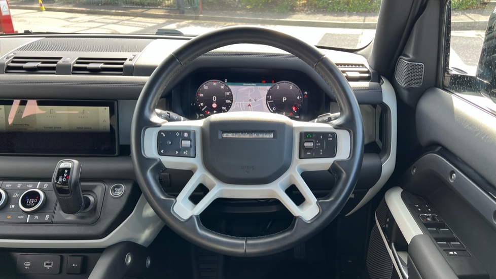 Land Rover Defender 3.0 D250 X-Dynamic SE 110 5dr Auto Diesel Estate - Image 15