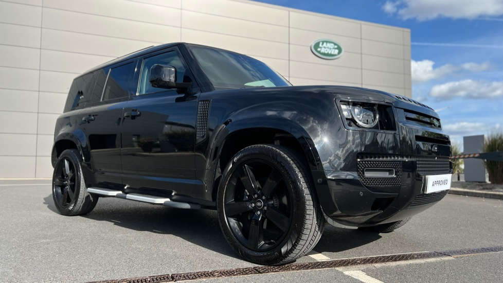 Land Rover Defender 3.0 D250 X-Dynamic SE 110 5dr Auto Diesel Estate - Image 25