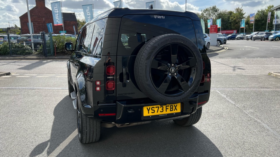 Land Rover Defender 3.0 D250 X-Dynamic SE 110 5dr Auto Diesel Estate - Image 28