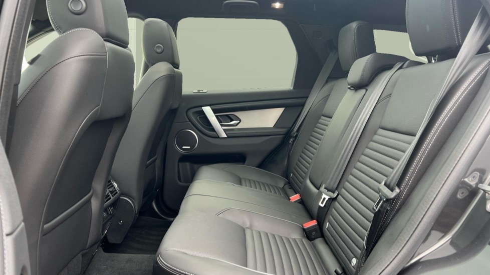Land Rover Discovery Sport 2.0 D200 Dynamic SE 5dr Auto [5 Seat] Diesel Station Wagon - Image 4