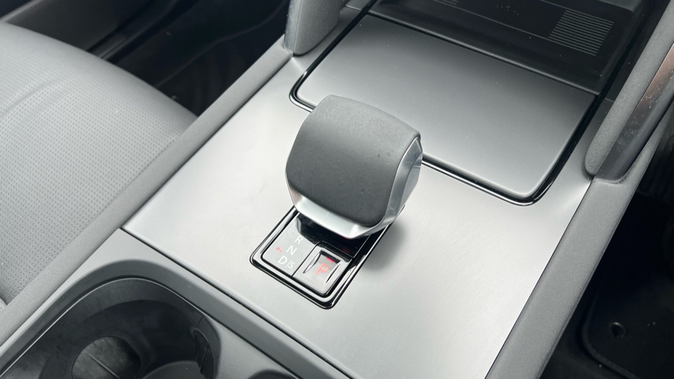 Land Rover Discovery Sport 2.0 D200 Dynamic SE 5dr Auto [5 Seat] Diesel Station Wagon - Image 13