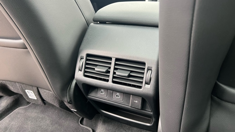 Land Rover Discovery Sport 2.0 D200 Dynamic SE 5dr Auto [5 Seat] Diesel Station Wagon - Image 18