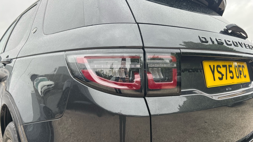 Land Rover Discovery Sport 2.0 D200 Dynamic SE 5dr Auto [5 Seat] Diesel Station Wagon - Image 19