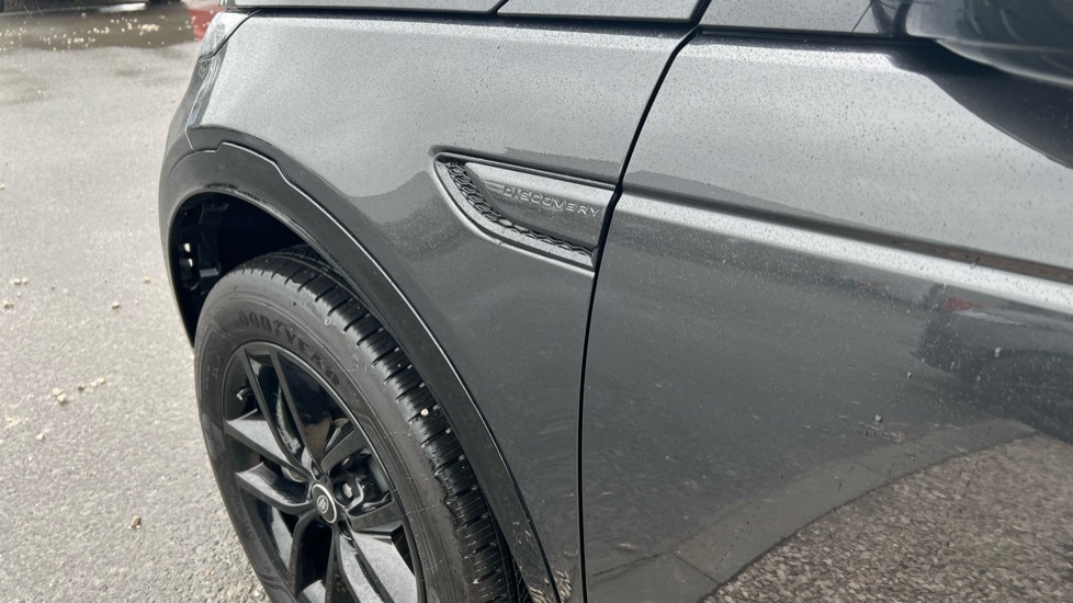 Land Rover Discovery Sport 2.0 D200 Dynamic SE 5dr Auto [5 Seat] Diesel Station Wagon - Image 20