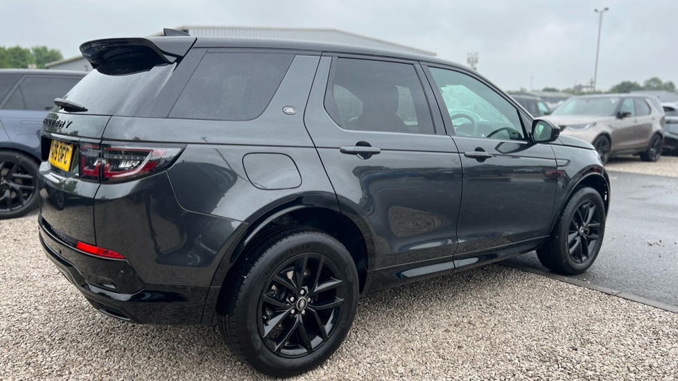 Land Rover Discovery Sport 2.0 D200 Dynamic SE 5dr Auto [5 Seat] Diesel Station Wagon - Image 27