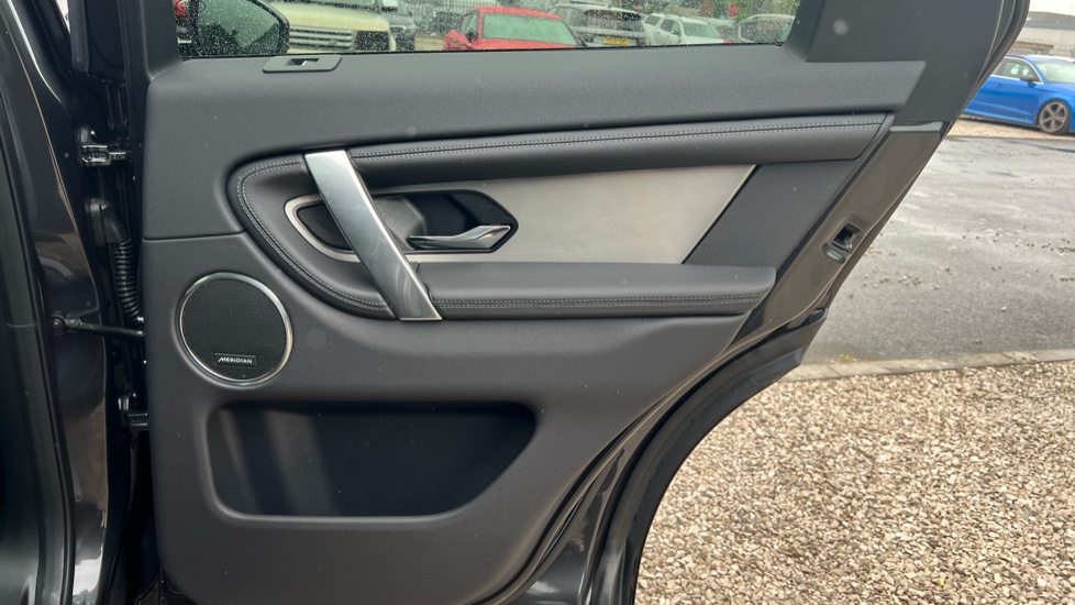 Land Rover Discovery Sport 2.0 D200 Dynamic SE 5dr Auto [5 Seat] Diesel Station Wagon - Image 31
