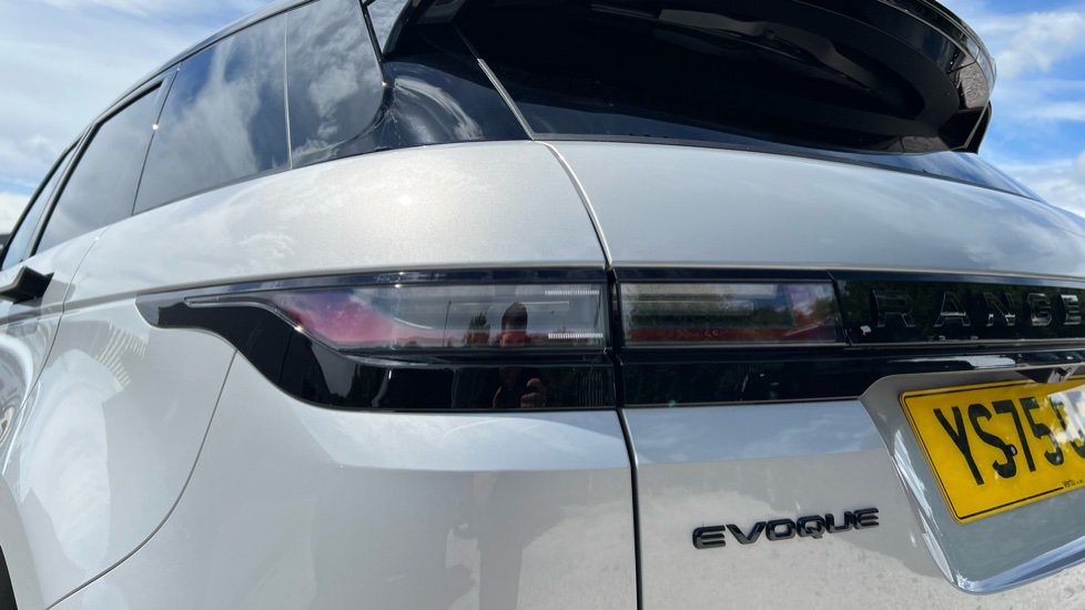 Land Rover Range Rover Evoque 2.0 D200 Edition 5dr Auto Diesel Hatchback - Image 19