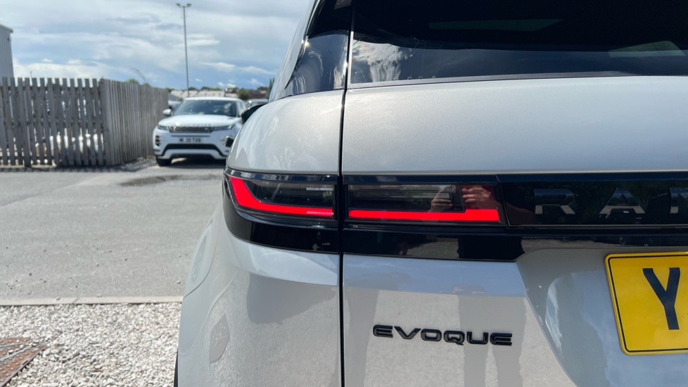 Land Rover Range Rover Evoque 2.0 D200 Edition 5dr Auto Diesel Hatchback - Image 30