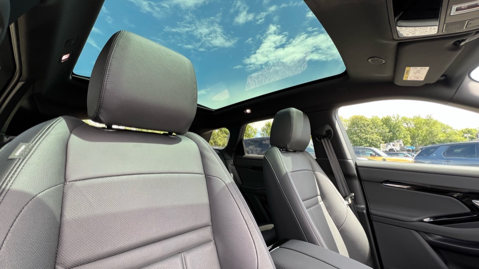 Land Rover Range Rover Evoque 2.0 D200 Edition 5dr Auto Diesel Hatchback - Image 37