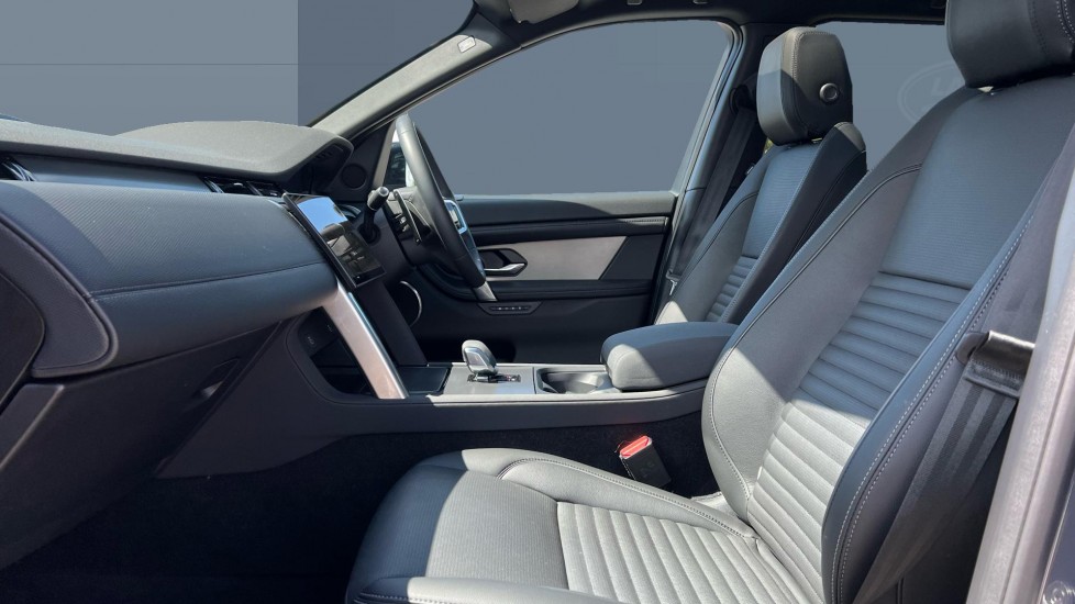 Land Rover Discovery Sport 2.0 D200 Dynamic SE 5dr Auto [7 Seat] Diesel Station Wagon - Image 3