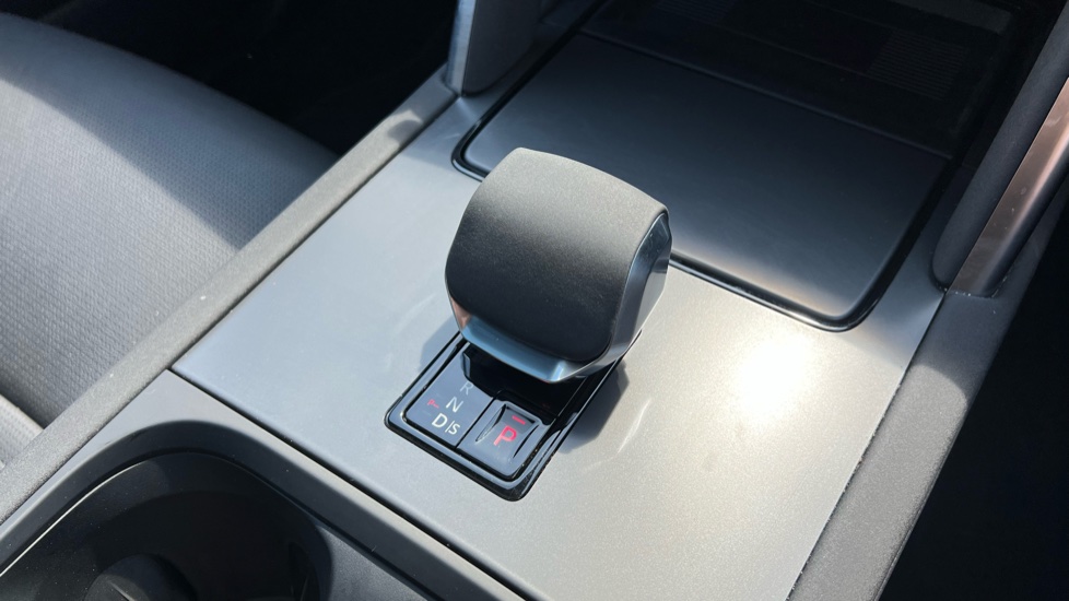 Land Rover Discovery Sport 2.0 D200 Dynamic SE 5dr Auto [7 Seat] Diesel Station Wagon - Image 13