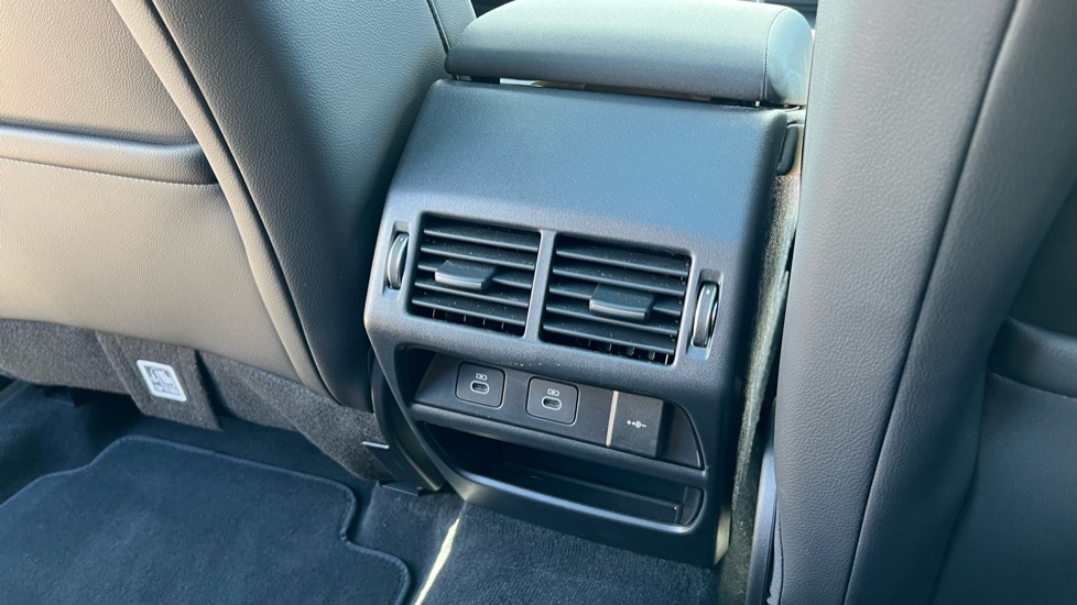 Land Rover Discovery Sport 2.0 D200 Dynamic SE 5dr Auto [7 Seat] Diesel Station Wagon - Image 18