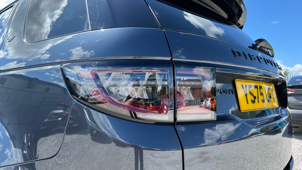 Land Rover Discovery Sport 2.0 D200 Dynamic SE 5dr Auto [7 Seat] Diesel Station Wagon - Image 19