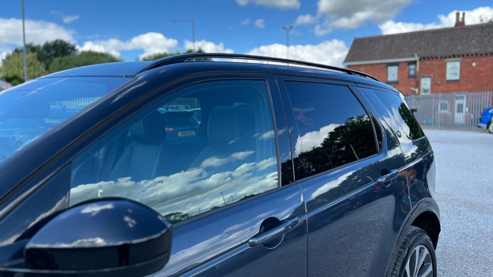 Land Rover Discovery Sport 2.0 D200 Dynamic SE 5dr Auto [7 Seat] Diesel Station Wagon - Image 22