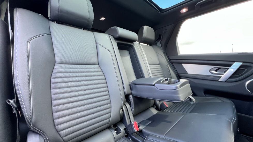 Land Rover Discovery Sport 2.0 D200 Dynamic SE 5dr Auto [7 Seat] Diesel Station Wagon - Image 33