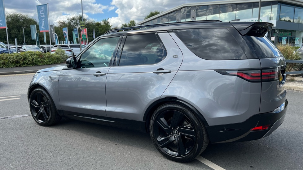 Land Rover Discovery 3.0 D350 Dynamic HSE 5dr Auto Diesel Station Wagon - Image 21