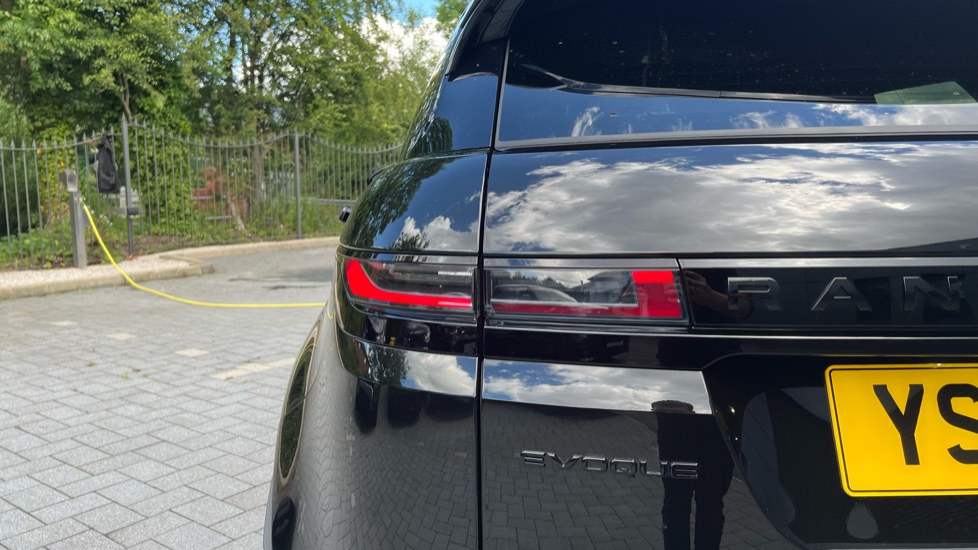 Land Rover Range Rover Evoque 2.0 D200 Autobiography 5dr Auto [Revised] Diesel Hatchback - Image 30