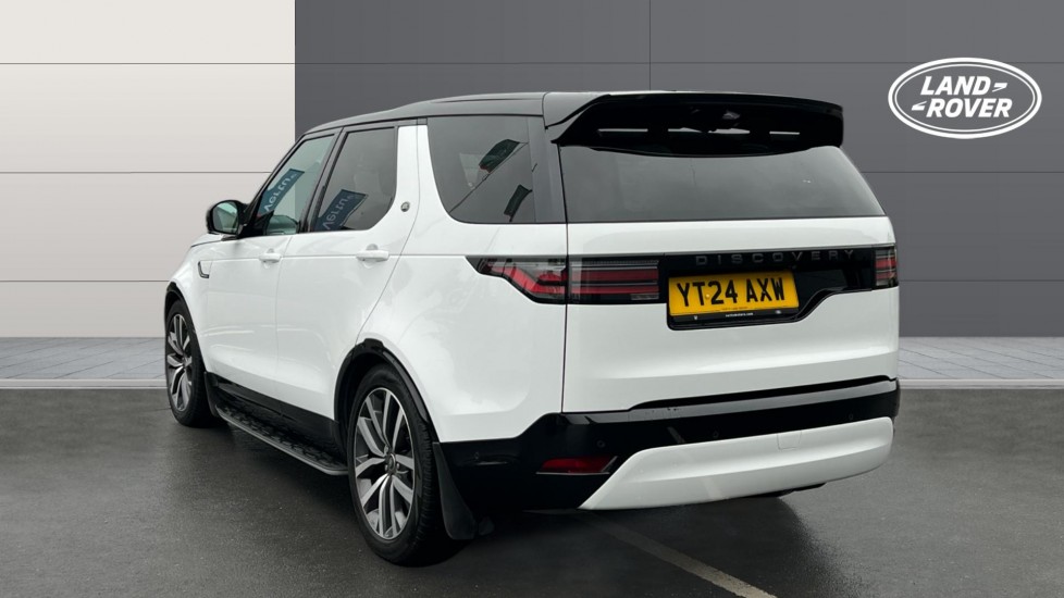 Land Rover Discovery 3.0 D300 Dynamic SE 5dr Auto Diesel Station Wagon - Image 2