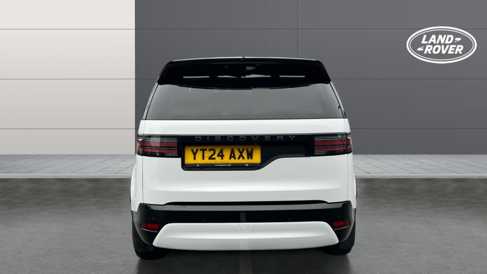 Land Rover Discovery 3.0 D300 Dynamic SE 5dr Auto Diesel Station Wagon - Image 6