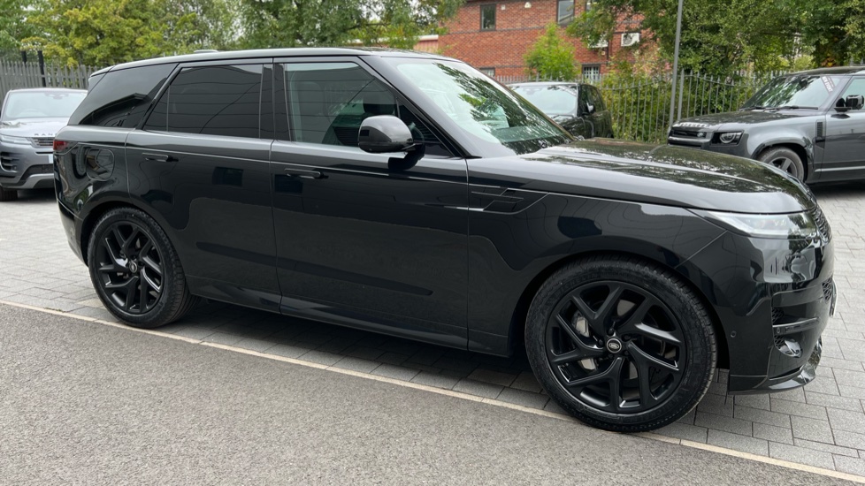 Land Rover Range Rover Sport 3.0 D300 Dynamic SE 5dr Auto Diesel Estate - Image 26