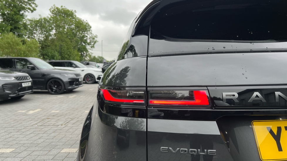 Land Rover Range Rover Evoque 2.0 D200 Dynamic SE 5dr Auto Diesel Hatchback - Image 30