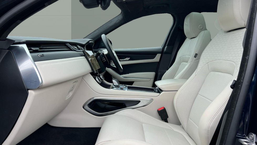 Jaguar F-Pace 2.0 P250 R-Dynamic HSE Black 5dr Auto AWD Petrol Estate - Image 3