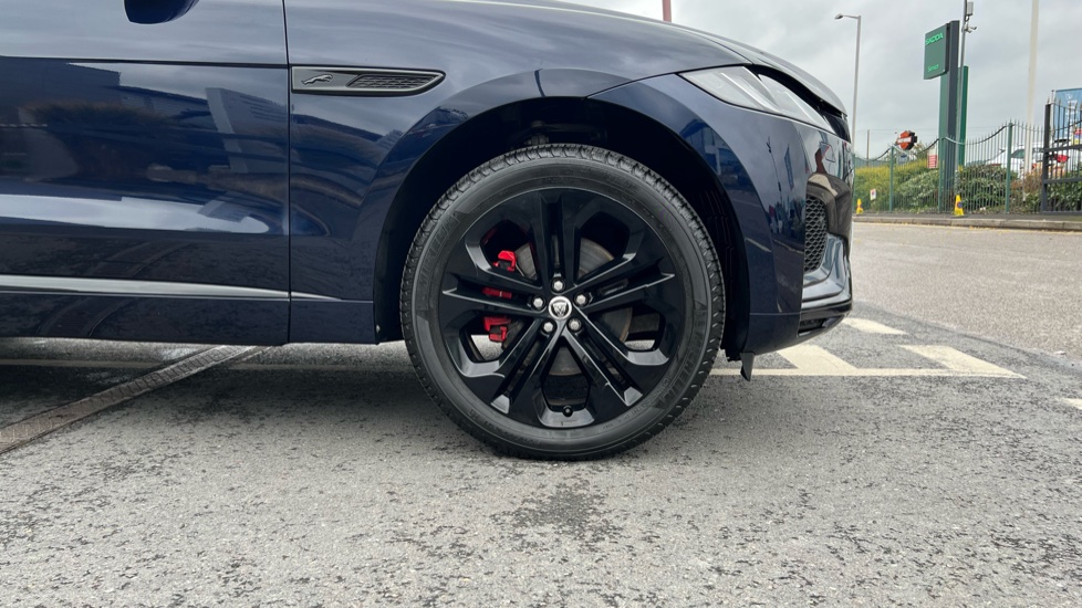 Jaguar F-Pace 2.0 P250 R-Dynamic HSE Black 5dr Auto AWD Petrol Estate - Image 8