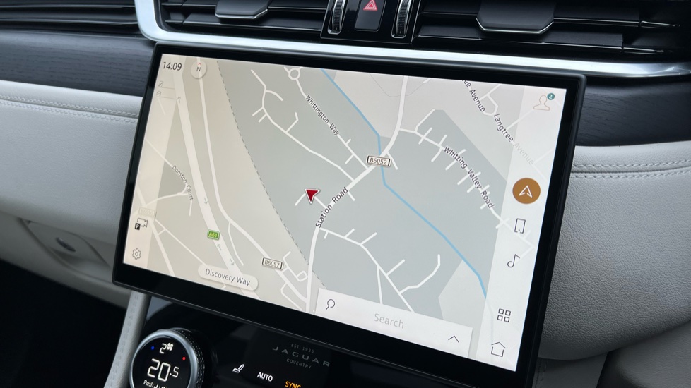 Jaguar F-Pace 2.0 P250 R-Dynamic HSE Black 5dr Auto AWD Petrol Estate - Image 11