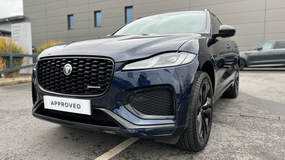 Jaguar F-Pace 2.0 P250 R-Dynamic HSE Black 5dr Auto AWD Petrol Estate - Image 24