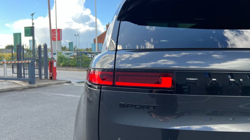 Land Rover Range Rover Sport 3.0 P440e Autobiography 5dr Auto Estate - Image 30