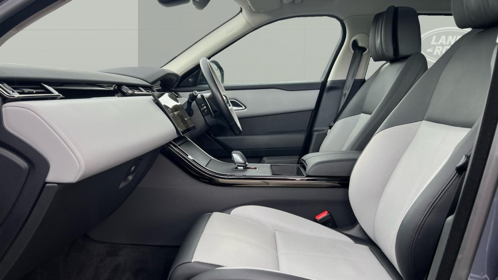 Land Rover Range Rover Velar 2.0 D200 MHEV Dynamic HSE 5dr Auto Diesel Estate - Image 3