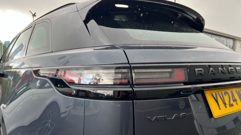 Land Rover Range Rover Velar 2.0 D200 MHEV Dynamic HSE 5dr Auto Diesel Estate - Image 19