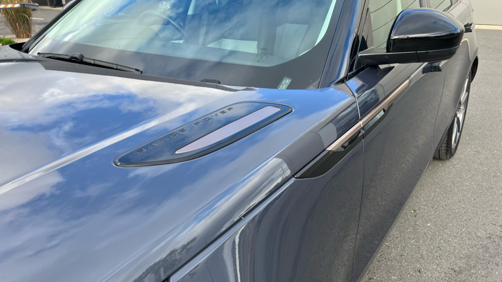 Land Rover Range Rover Velar 2.0 D200 MHEV Dynamic HSE 5dr Auto Diesel Estate - Image 20
