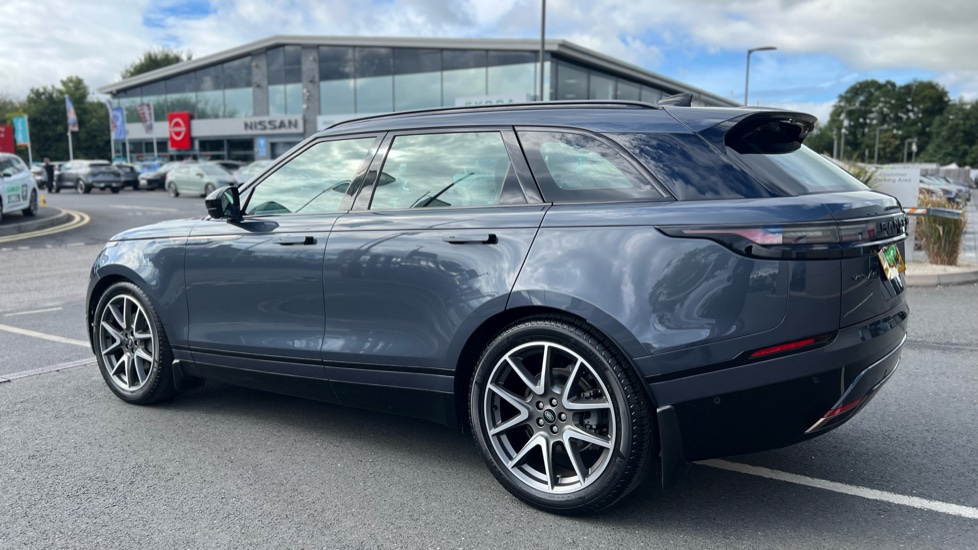 Land Rover Range Rover Velar 2.0 D200 MHEV Dynamic HSE 5dr Auto Diesel Estate - Image 21