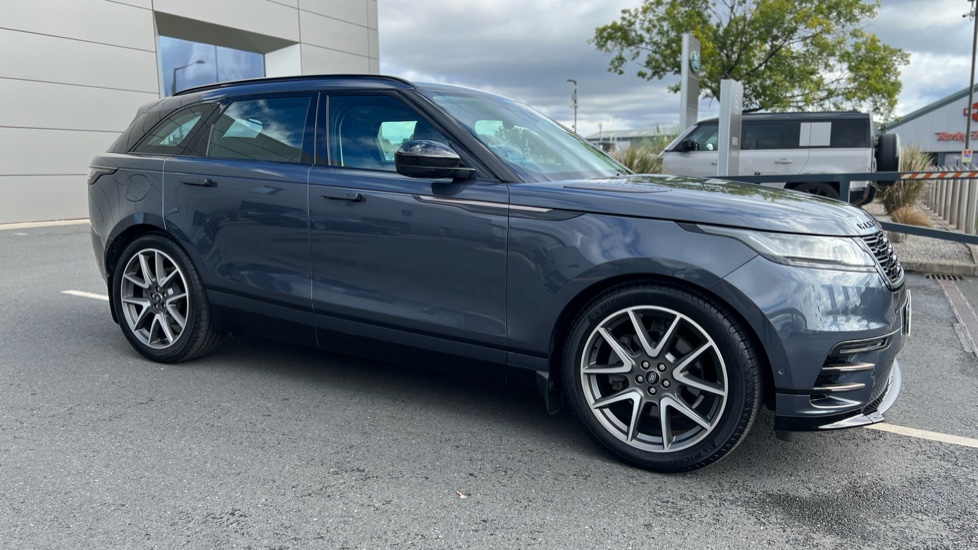 Land Rover Range Rover Velar 2.0 D200 MHEV Dynamic HSE 5dr Auto Diesel Estate - Image 25