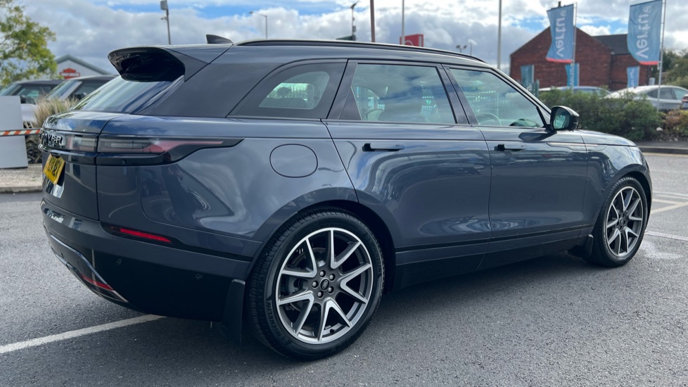 Land Rover Range Rover Velar 2.0 D200 MHEV Dynamic HSE 5dr Auto Diesel Estate - Image 26