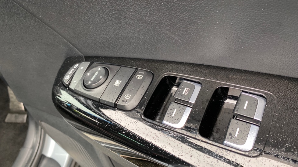 Kia SPORTAGE 2019 - Silver | £20,400 | Stockport | TrustFord