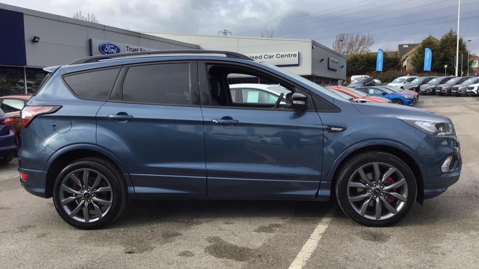 Ford KUGA 2019 Chrome Blue £22,500 Barnsley TrustFord
