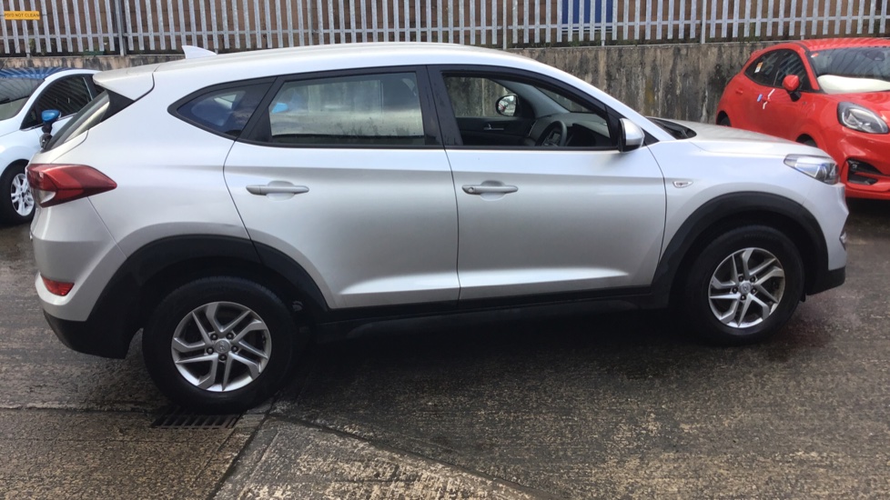 Hyundai TUCSON 2017 Silver £12,450 Belfast Newtownards Rd