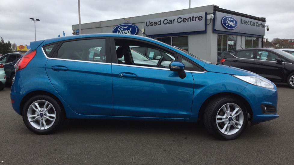 Ford FIESTA 2015 Candy Blue £7,000 Dagenham TrustFord