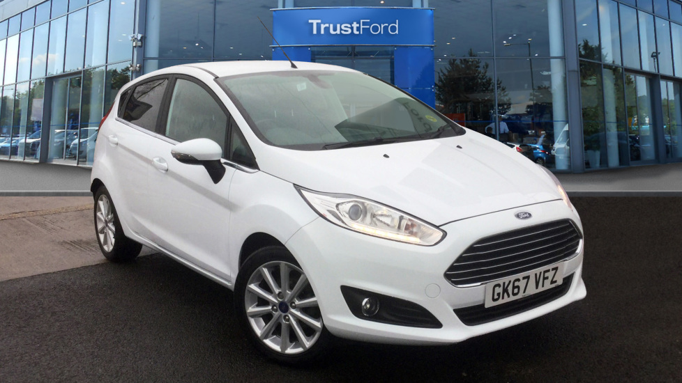 Ford FIESTA 2019 Frozen White £10,000 Cobham TrustFord