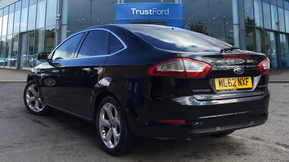 Black mondeo ford