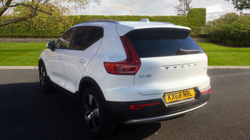 Used Xc40 Volvo 2 0 D3 Momentum Pro 5dr 2019 Lookers