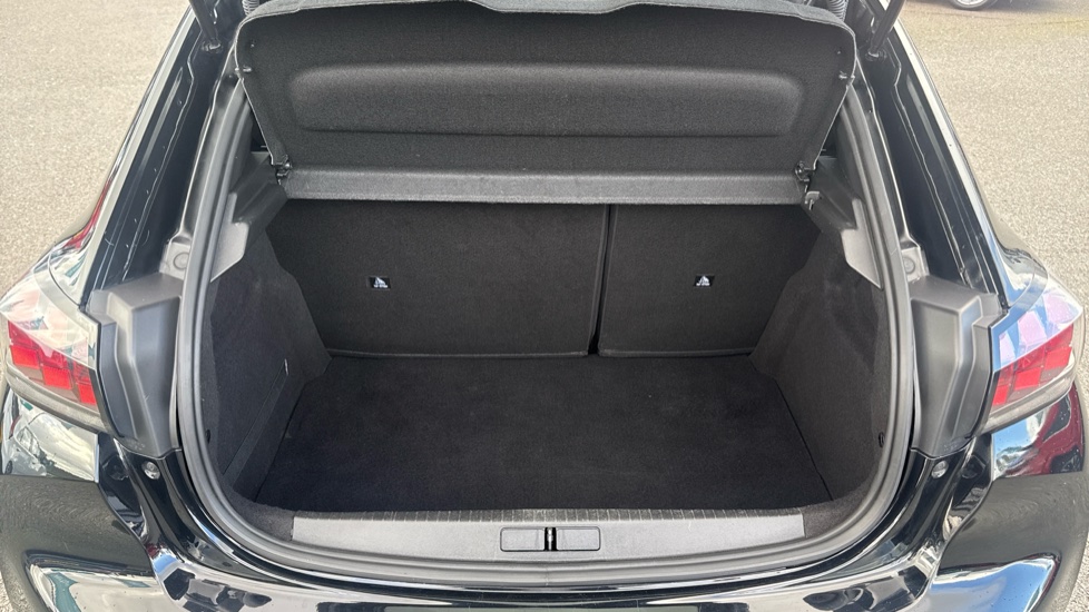 Peugeot 208 1.2 PureTech 100 Active Premium + 5dr Petrol Hatchback - Image 5