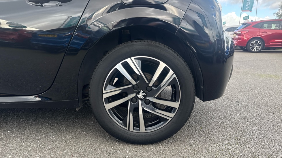 Peugeot 208 1.2 PureTech 100 Active Premium + 5dr Petrol Hatchback - Image 6