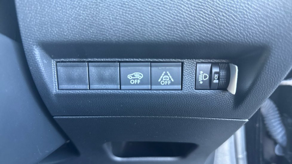 Peugeot 208 1.2 PureTech 100 Active Premium + 5dr Petrol Hatchback - Image 25