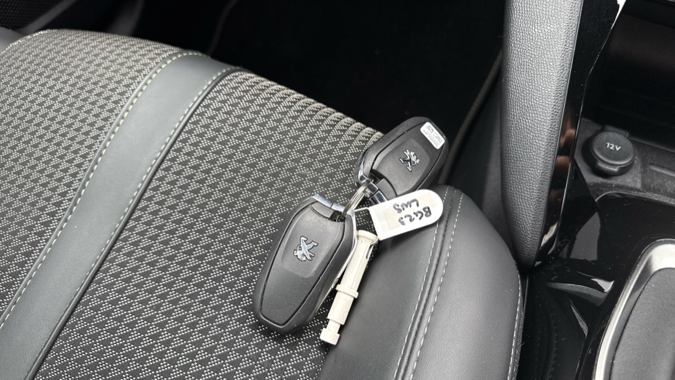 Peugeot 2008 1.2 PureTech 130 GT 5dr Petrol Estate - Image 39