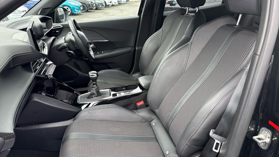 Peugeot 2008 1.2 PureTech 130 GT 5dr Petrol Estate - Image 45